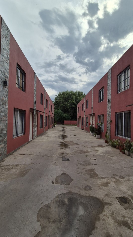 Alquiler Depto 2 Ambientes |  Cochera | La Reja Centro  |  Sin expensas. 