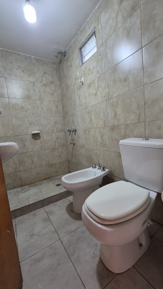 Alquiler Depto 2 Ambientes |  Cochera | La Reja Centro  |  Sin expensas. 