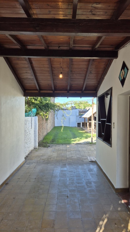 CASA EN ALQUILER CON GRAN PARQUE, QUINCHO Y UBICACION INMEJORABLE