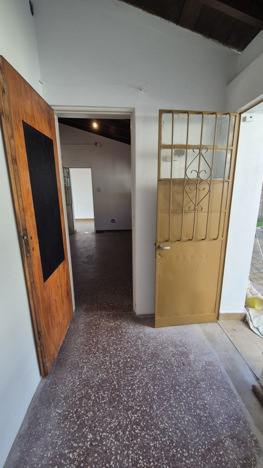 CASA EN ALQUILER CON GRAN PARQUE, QUINCHO Y UBICACION INMEJORABLE