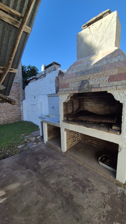 CASA EN ALQUILER CON GRAN PARQUE, QUINCHO Y UBICACION INMEJORABLE