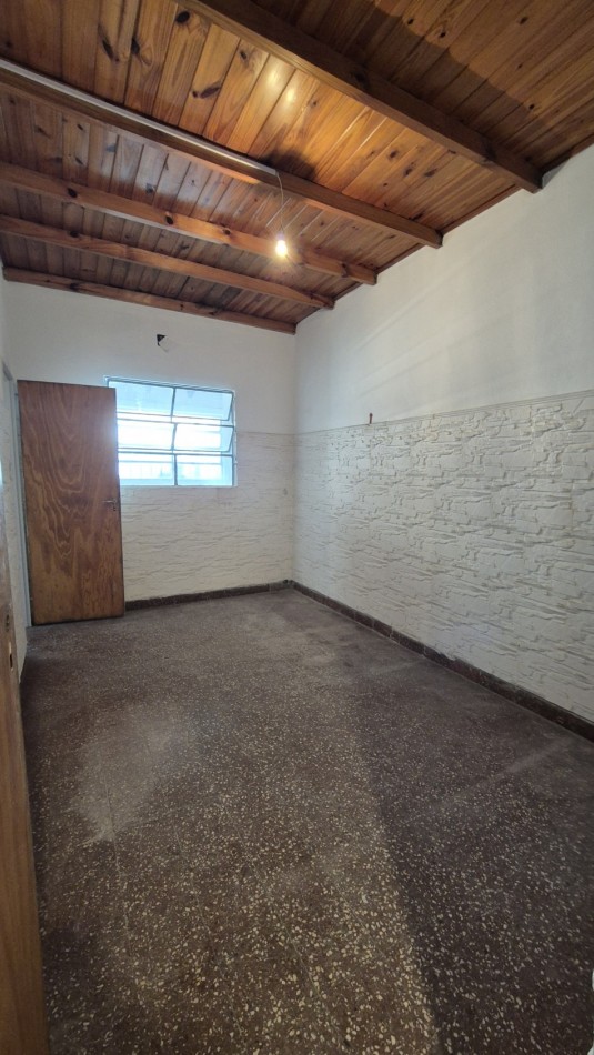 CASA EN ALQUILER CON GRAN PARQUE, QUINCHO Y UBICACION INMEJORABLE