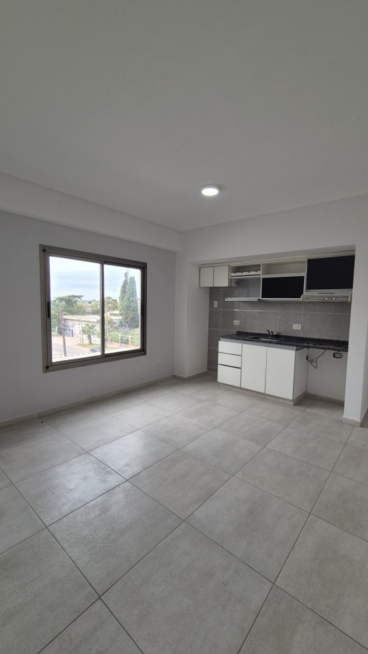 Alquiler Departamento 2 Ambientes con Cochera y balcon Paso del Rey Centro