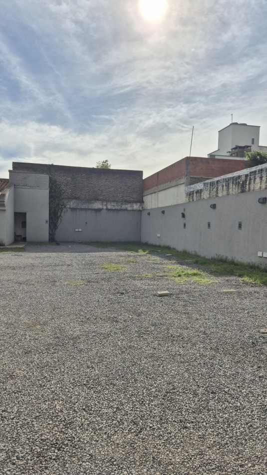 Alquiler Departamento 2 Ambientes con Cochera y balcon Paso del Rey Centro