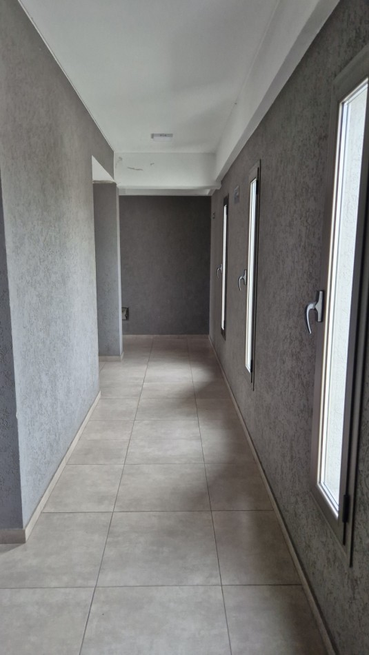 Alquiler Departamento 2 Ambientes con Cochera y balcon Paso del Rey Centro