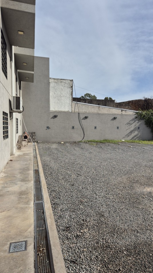 Alquiler Departamento 2 Ambientes con Cochera y balcon Paso del Rey Centro