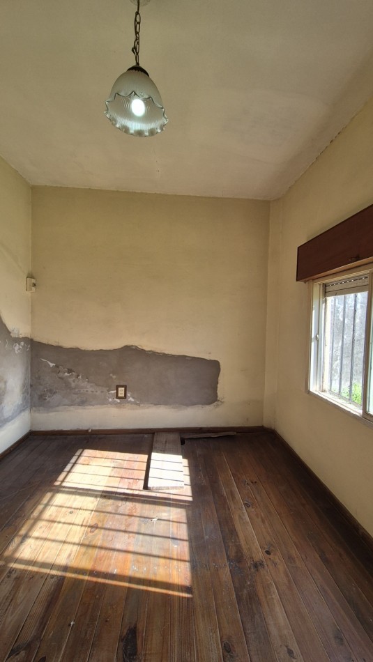 Venta Casa 3 Ambientes sobre Gran Lote 10x42 Moreno / PDR