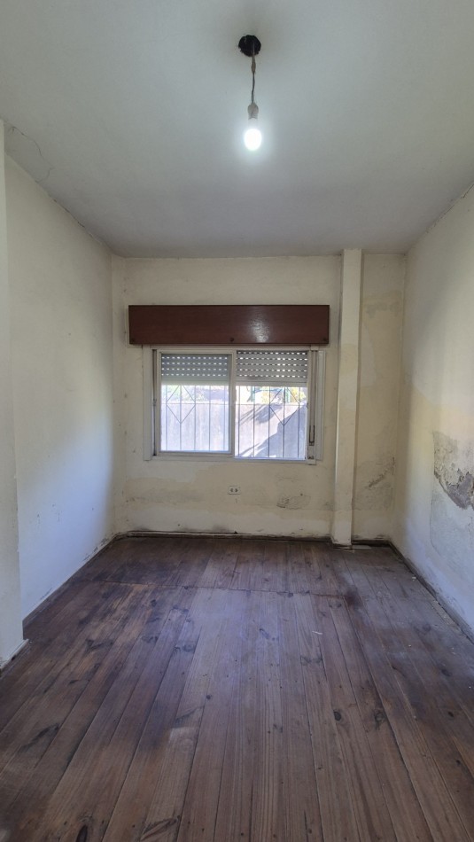 Venta Casa 3 Ambientes sobre Gran Lote 10x42 Moreno / PDR