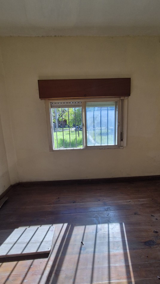 Venta Casa 3 Ambientes sobre Gran Lote 10x42 Moreno / PDR