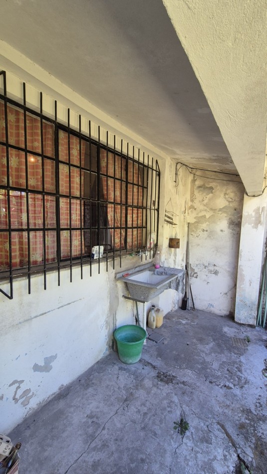 Venta Casa 3 Ambientes sobre Gran Lote 10x42 Moreno / PDR
