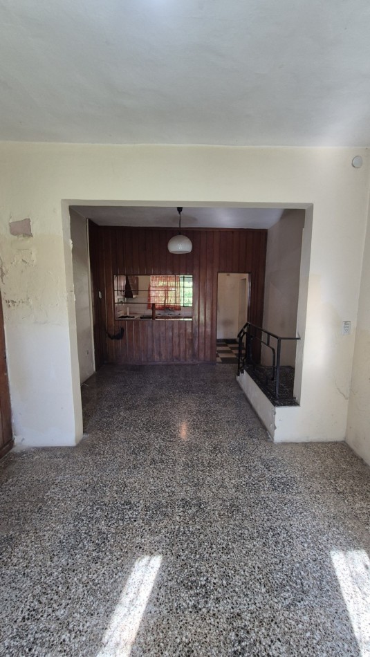 Venta Casa 3 Ambientes sobre Gran Lote 10x42 Moreno / PDR