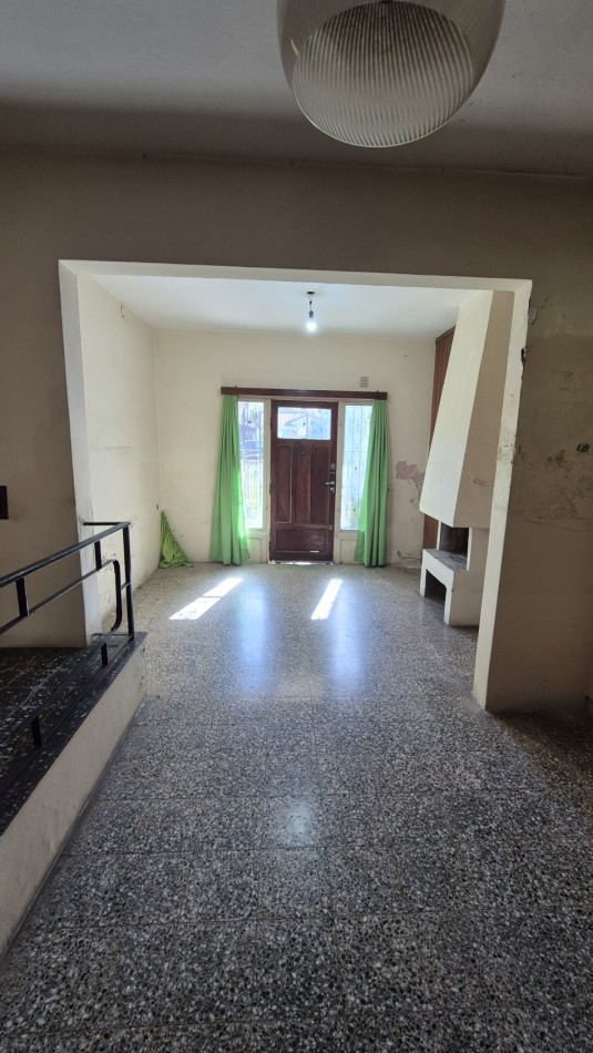 Venta Casa 3 Ambientes sobre Gran Lote 10x42 Moreno / PDR
