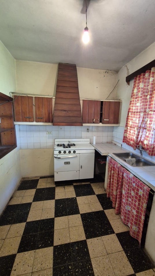Venta Casa 3 Ambientes sobre Gran Lote 10x42 Moreno / PDR