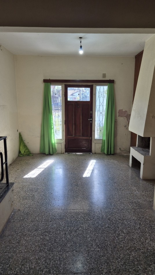Venta Casa 3 Ambientes sobre Gran Lote 10x42 Moreno / PDR