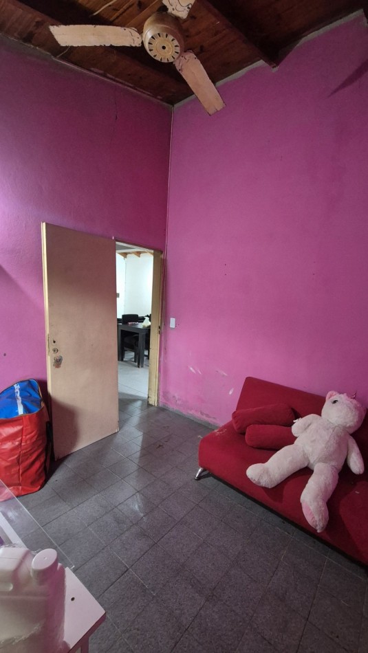 Venta Casa 3 Ambientes con Cochera y local en La Quebrada