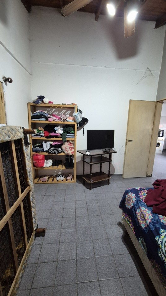 Venta Casa 3 Ambientes con Cochera y local en La Quebrada