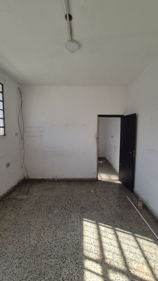 Alquiler Galpon en Esquina 623 m² | Gran Altura | Paso del Rey Centro