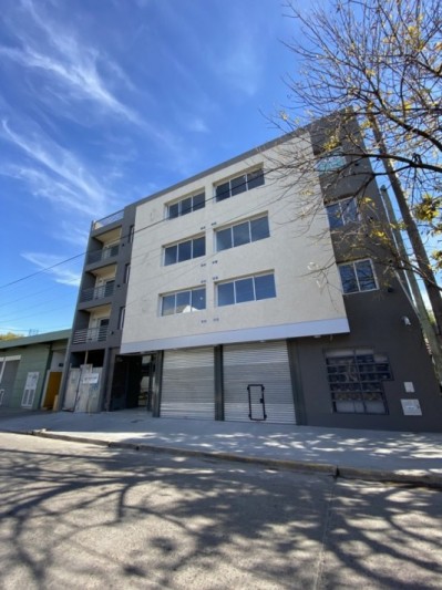 Departamento dos ambientes a una cuadra de estacion Paso del Rey 