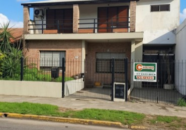 Casa 6 Ambientes Centrica en Paso del Rey Norte - 4 Dormitorios, Todos los Servicios, a 350m de la Estacion